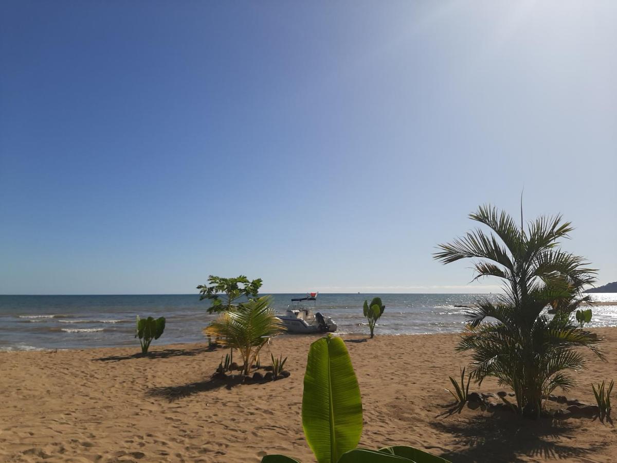 Hotel Le Moya Beach à Nosy-Be Extérieur photo