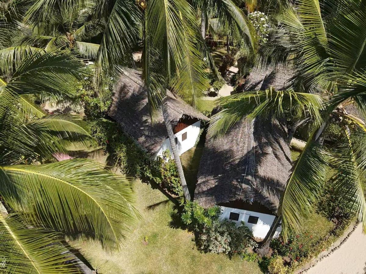 Hotel Le Moya Beach à Nosy-Be Extérieur photo