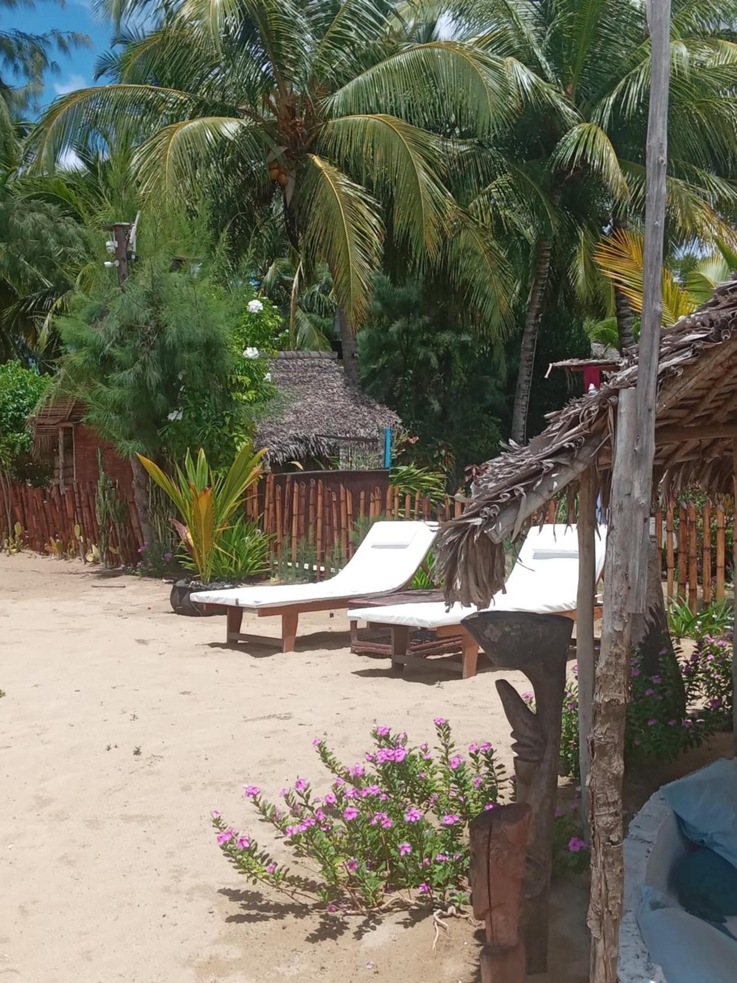 Hotel Le Moya Beach à Nosy-Be Extérieur photo