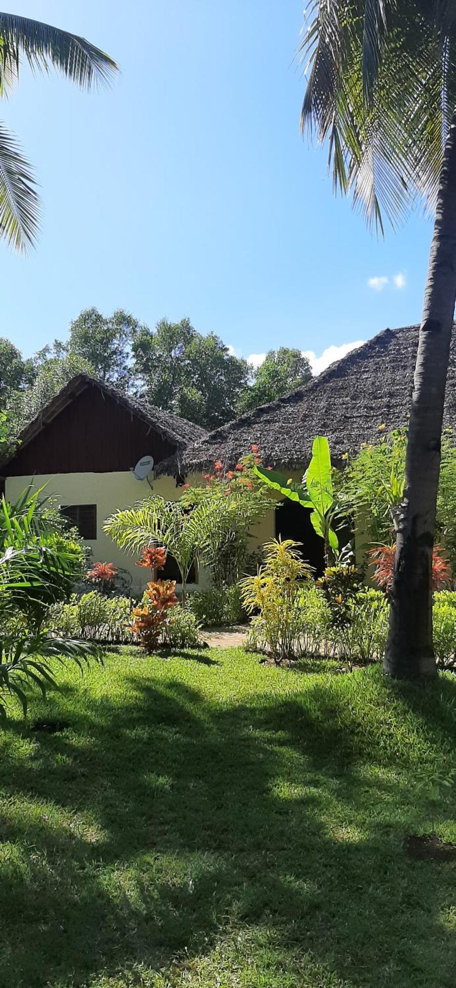 Hotel Le Moya Beach à Nosy-Be Extérieur photo